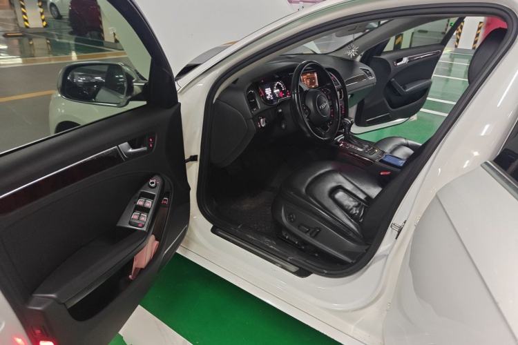 Used Audi A4L 2013 35 TFSI Automatic Comfort Model Driver Seat