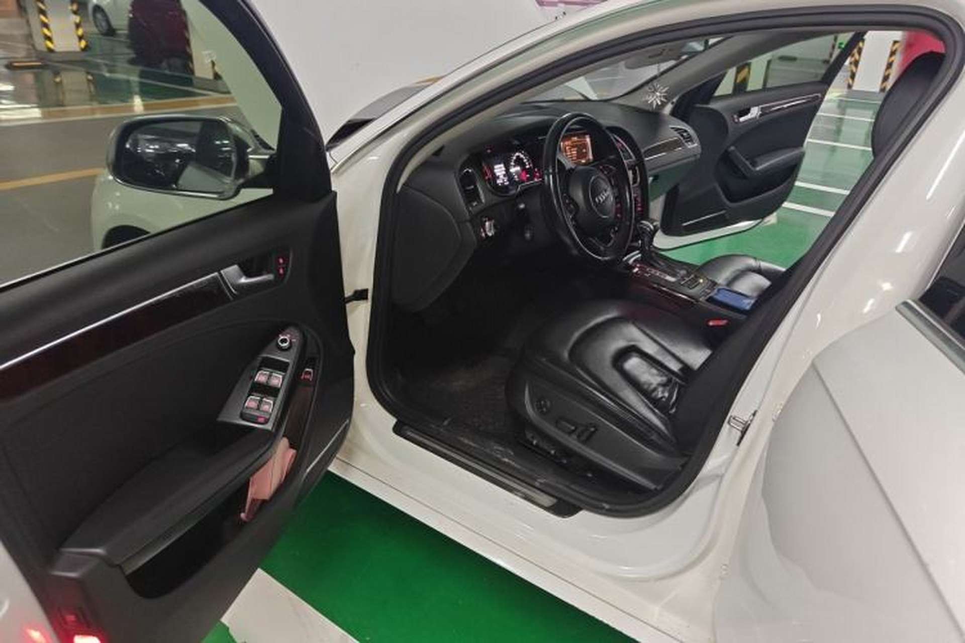 Used Audi A4L 2013 35 TFSI Automatic Comfort Model Driver Seat