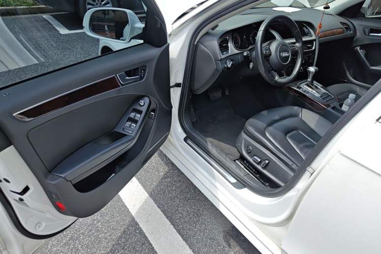Used Audi A4L 2013 35 TFSI Automatic Comfort Model Driver Seat