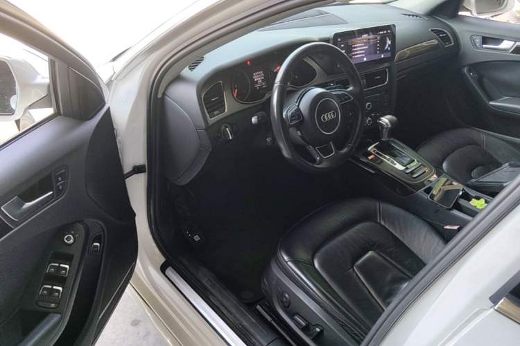 Used Audi A4L 2013 35 TFSI Automatic Standard Model Driver Seat
