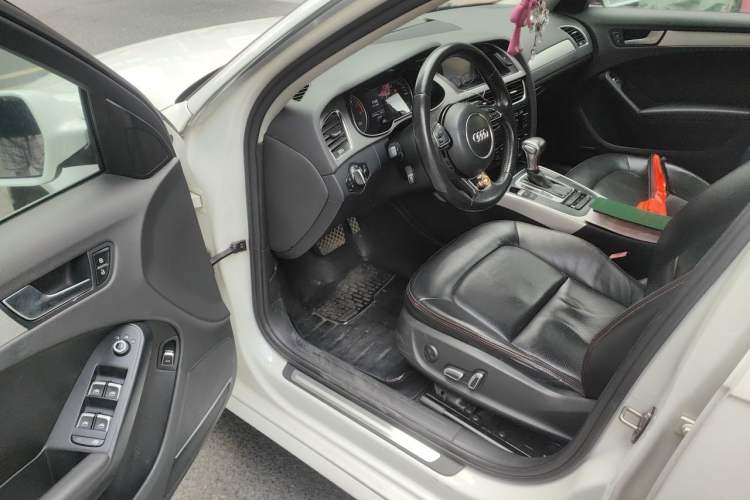 Used Audi A4L 2013 35 TFSI Automatic Comfort Model Driver Seat