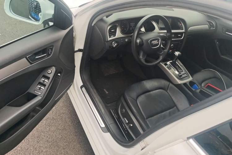 Used Audi A4L 2013 30 TFSI Automatic Comfort Model Driver Seat