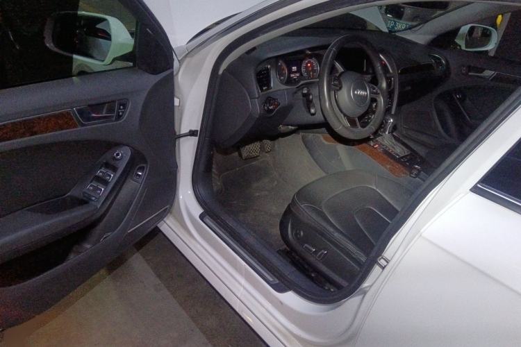 Used Audi A4L 2013 35 TFSI Automatic Comfort Model Driver Seat
