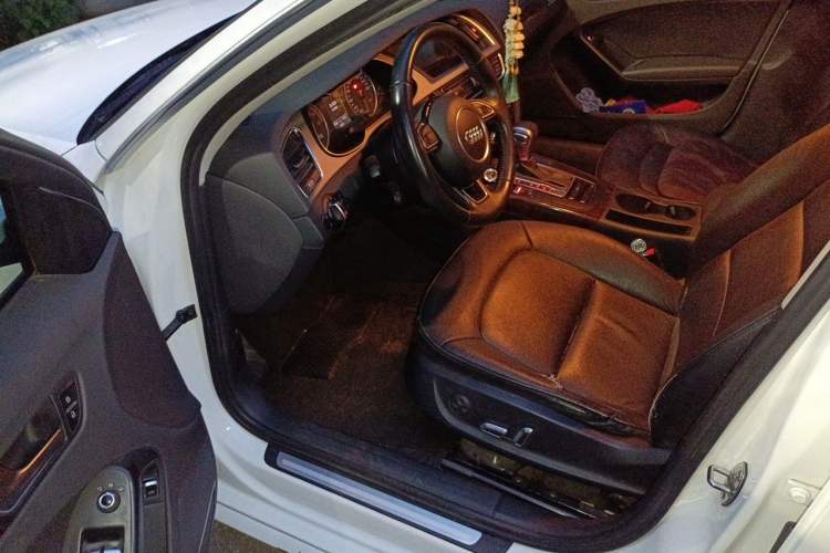 Used Audi A4L 2013 35 TFSI Automatic Standard Model Driver Seat