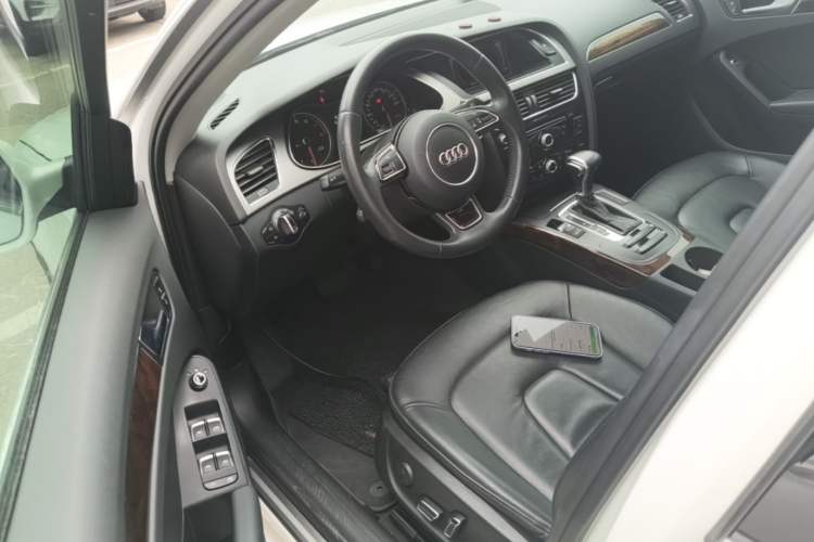 Used Audi A4L 2013 35 TFSI Automatic Comfort Model Driver Seat