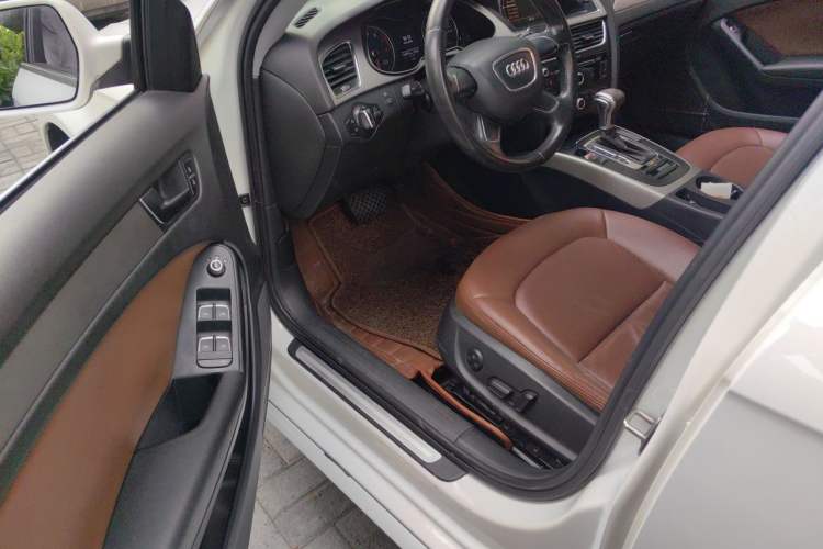 Used Audi A4L 2013 30 TFSI Automatic Comfort Model Driver Seat
