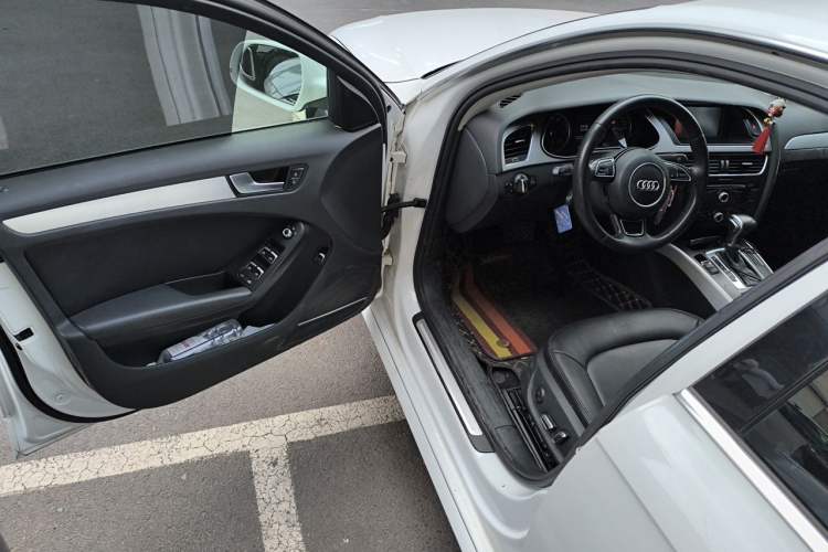 Used Audi A4L 2013 35 TFSI Automatic Technology Edition Driver Seat