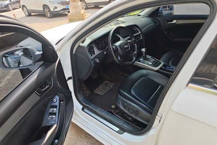 Used Audi A4L 2013 30 TFSI Automatic Comfort Model Driver Seat