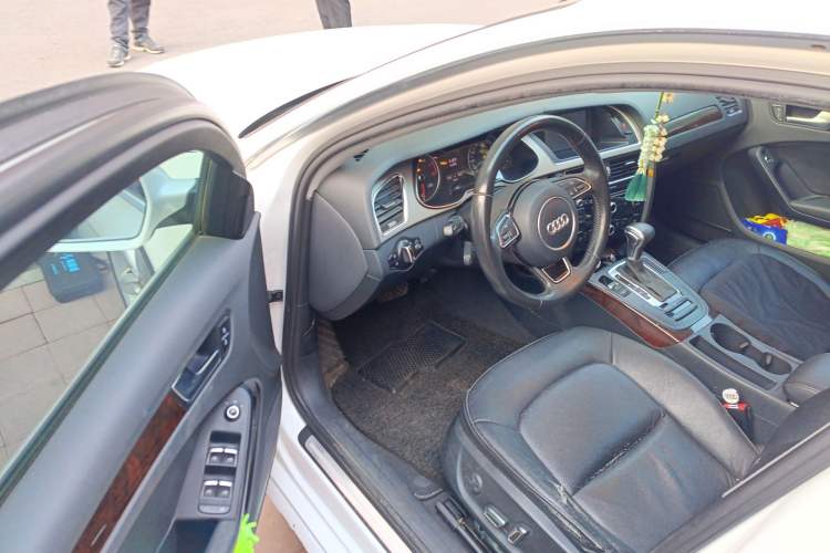 Used Audi A4L 2013 35 TFSI Automatic Comfort Model Driver Seat