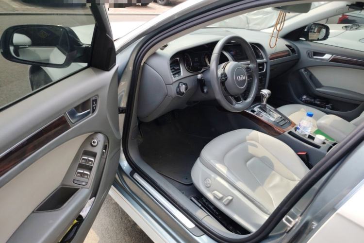 Used Audi A4L 2013 35 TFSI Automatic Comfort Model Driver Seat