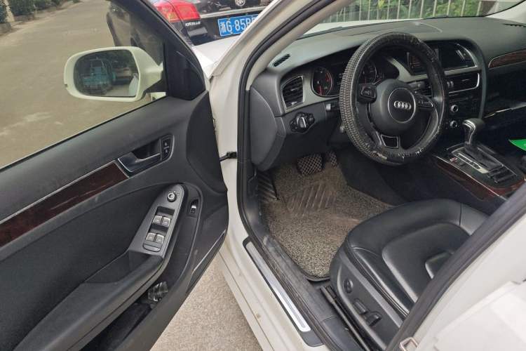 Used Audi A4L 2013 35 TFSI Automatic Comfort Model Driver Seat