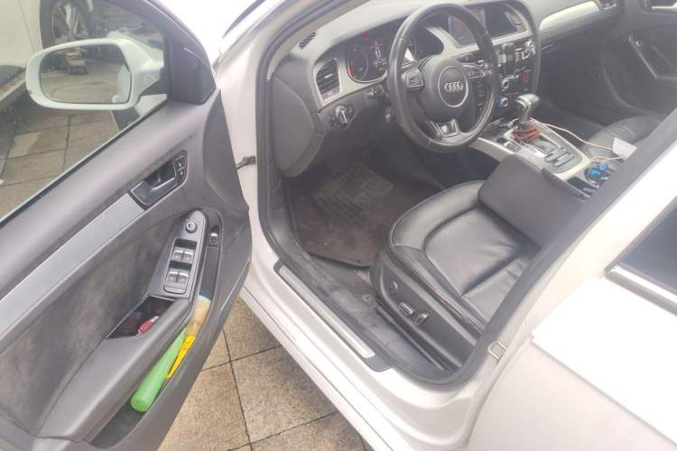 Used Audi A4L 2013 35 TFSI Automatic Standard Model Driver Seat