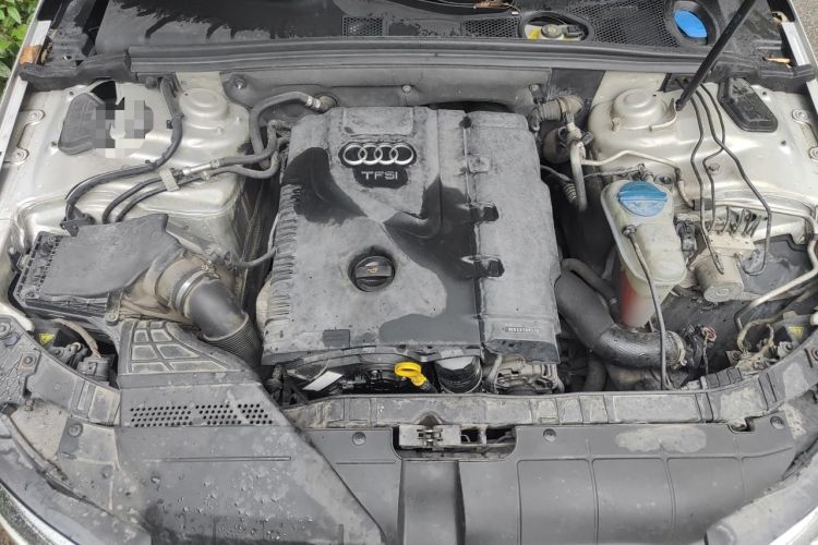 Used Audi A4L 2013 35 TFSI Automatic Standard Model Engine Bay