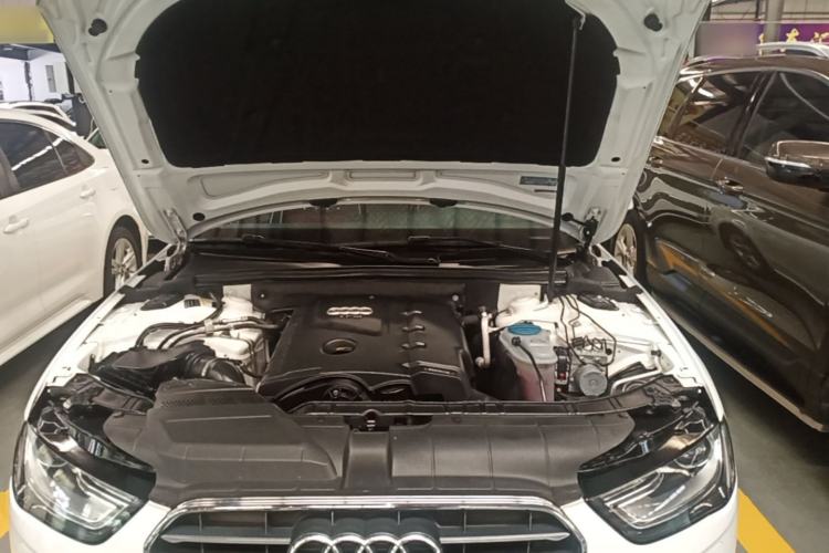 Used Audi A4L 2013 35 TFSI Automatic Comfort Model Engine Bay