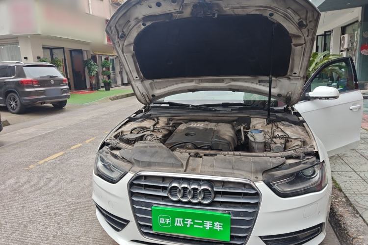 Used Audi A4L 2013 35 TFSI Automatic Standard Model Engine Bay