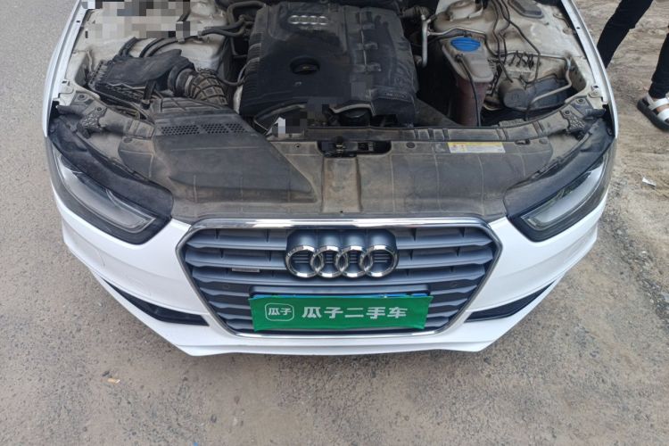 Used Audi A4L 2013 40 TFSI quattro Sport version Engine Bay