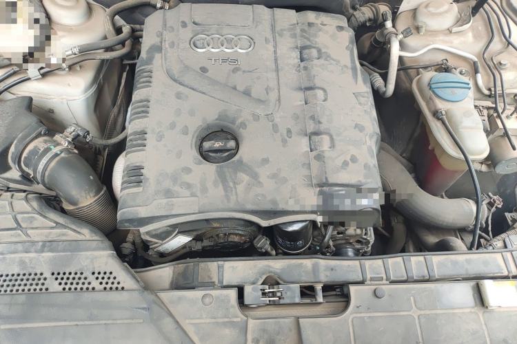 Used Audi A4L 2013 35 TFSI Automatic Standard Model Engine Bay