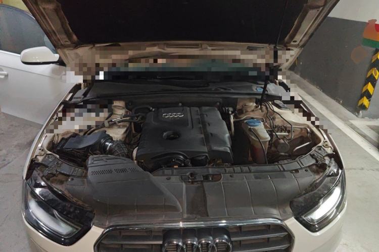 Used Audi A4L 2013 35 TFSI Automatic Standard Model Engine Bay