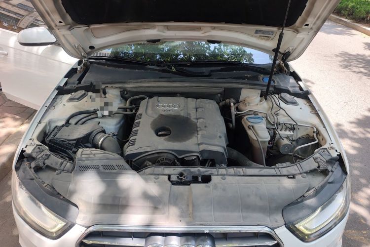 Used Audi A4L 2013 35 TFSI Automatic Standard Model Engine Bay