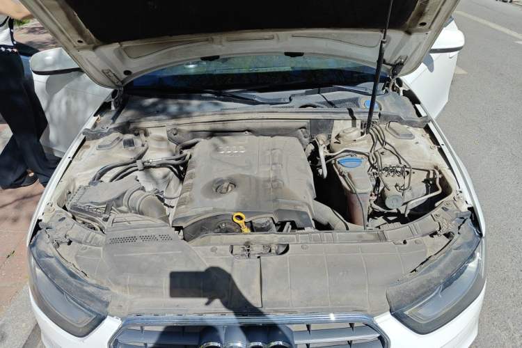 Used Audi A4L 2013 35 TFSI Automatic Comfort Model Engine Bay