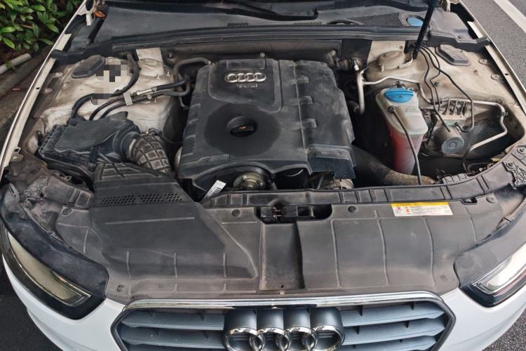 Used Audi A4L 2013 35 TFSI Automatic Technology Edition Engine Bay