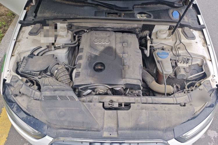 Used Audi A4L 2013 35 TFSI Automatic Standard Model Engine Bay