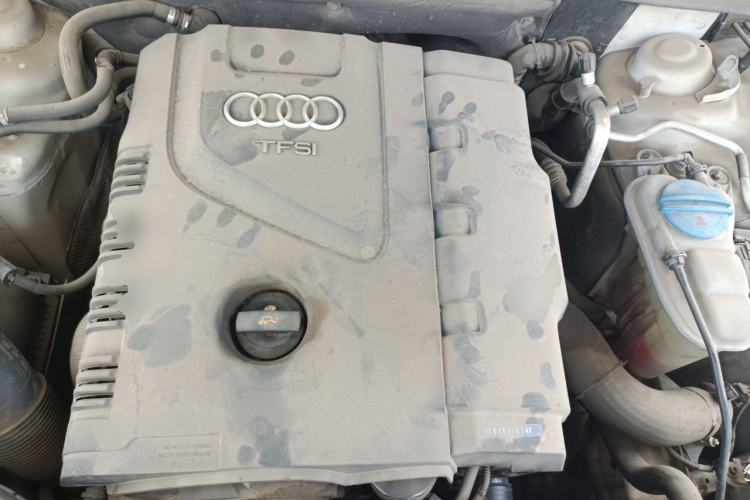 Used Audi A4L 2013 35 TFSI Automatic Standard Model Engine Bay