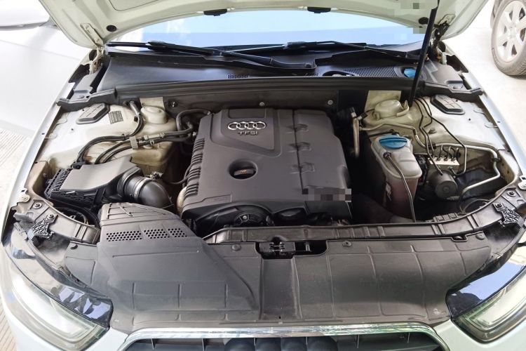 Used Audi A4L 2013 35 TFSI Automatic Standard Model Engine Bay