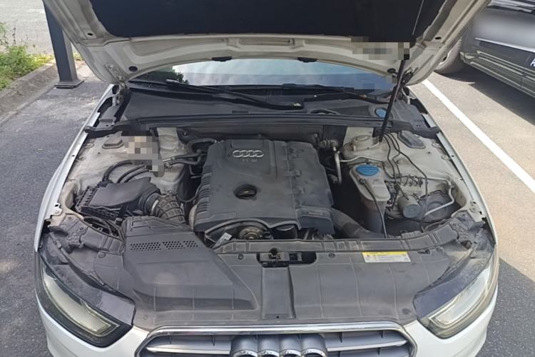 Used Audi A4L 2013 35 TFSI Automatic Technology Edition Engine Bay