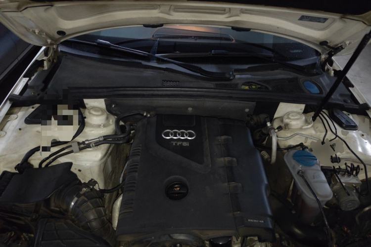 Used Audi A4L 2013 35 TFSI Automatic Comfort Model Engine Bay