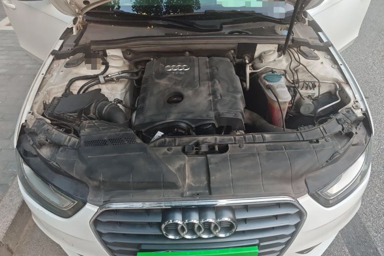 Used Audi A4L 2013 35 TFSI Automatic Standard Model Engine Bay