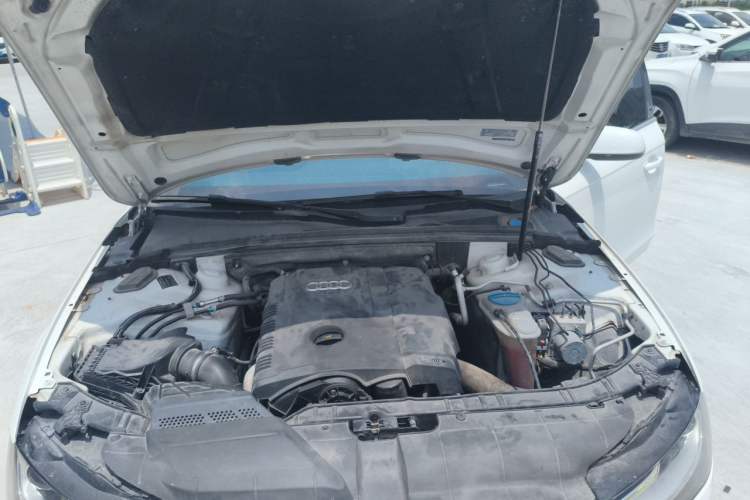 Used Audi A4L 2013 35 TFSI Automatic Comfort Model Engine Bay