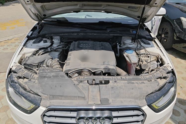 Used Audi A4L 2013 35 TFSI Automatic Standard Model Engine Bay