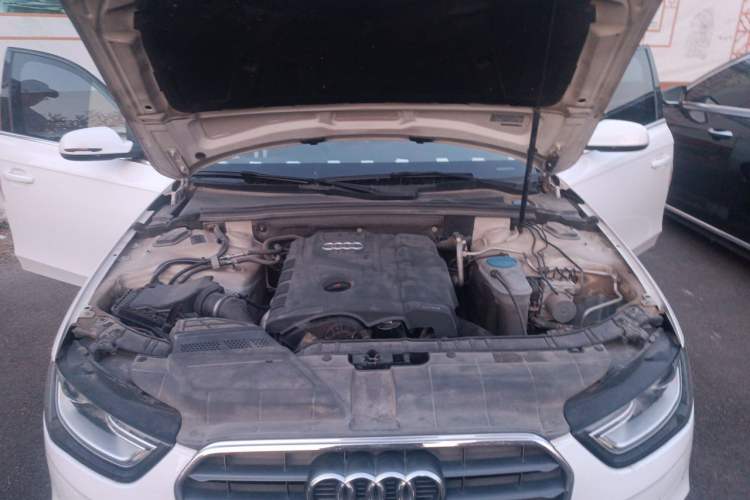 Used Audi A4L 2013 35 TFSI Automatic Comfort Model Engine Bay