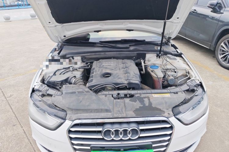 Used Audi A4L 2013 35 TFSI Automatic Standard Model Engine Bay
