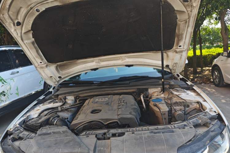 Used Audi A4L 2013 35 TFSI Automatic Standard Model Engine Bay