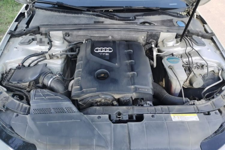 Used Audi A4L 2013 35 TFSI Automatic Comfort Model Engine Bay