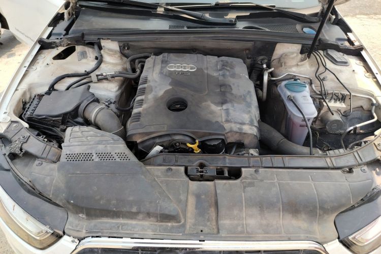 Used Audi A4L 2013 35 TFSI Automatic Standard Model Engine Bay