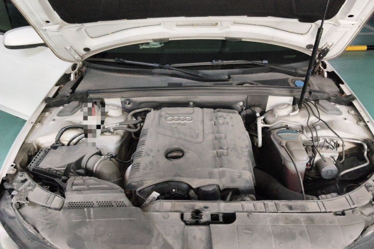 Used Audi A4L 2013 35 TFSI Automatic Standard Model Engine Bay