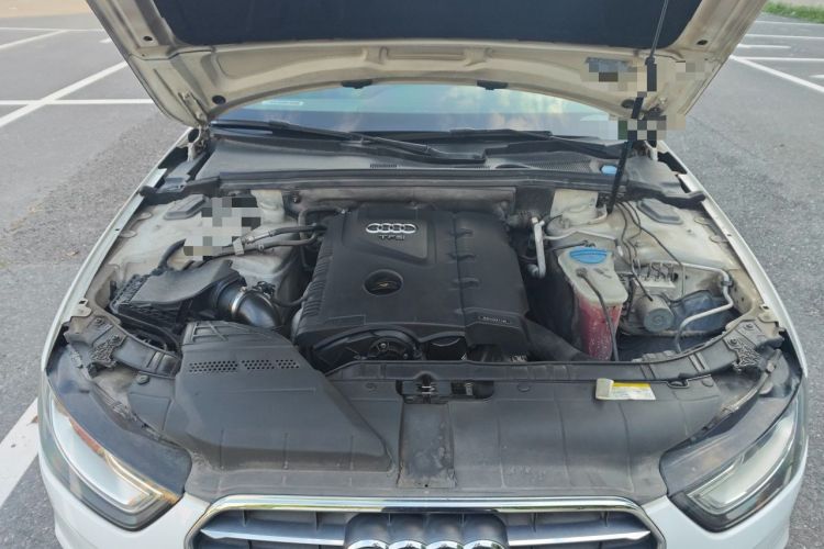 Used Audi A4L 2013 35 TFSI Automatic Standard Model Engine Bay