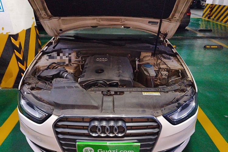 Used Audi A4L 2013 35 TFSI Automatic Standard Model Engine Bay