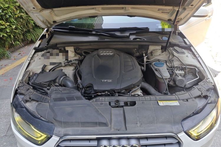 Used Audi A4L 2013 35 TFSI Automatic Standard Model Engine Bay