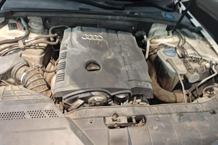 Used Audi A4L 2013 35 TFSI Automatic Standard Model Engine Bay