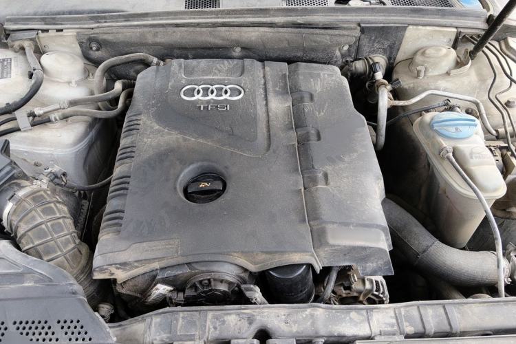 Used Audi A4L 2013 35 TFSI Automatic Standard Model Engine Bay