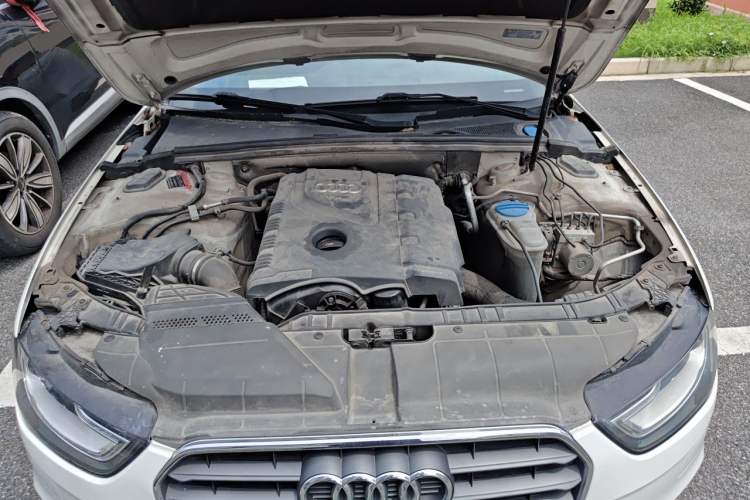 Used Audi A4L 2013 35 TFSI Automatic Comfort Model Engine Bay