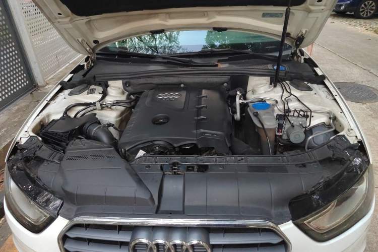 Used Audi A4L 2013 35 TFSI Automatic Comfort Model Engine Bay