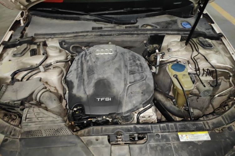 Used Audi A4L 2013 35 TFSI Automatic Standard Model Engine Bay