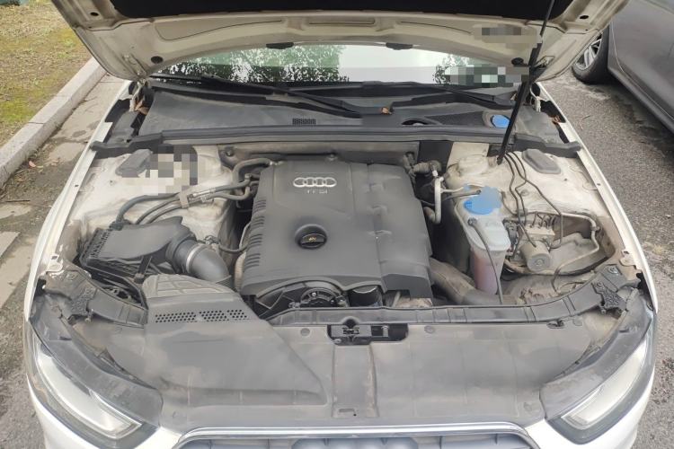 Used Audi A4L 2013 35 TFSI Automatic Standard Model Engine Bay