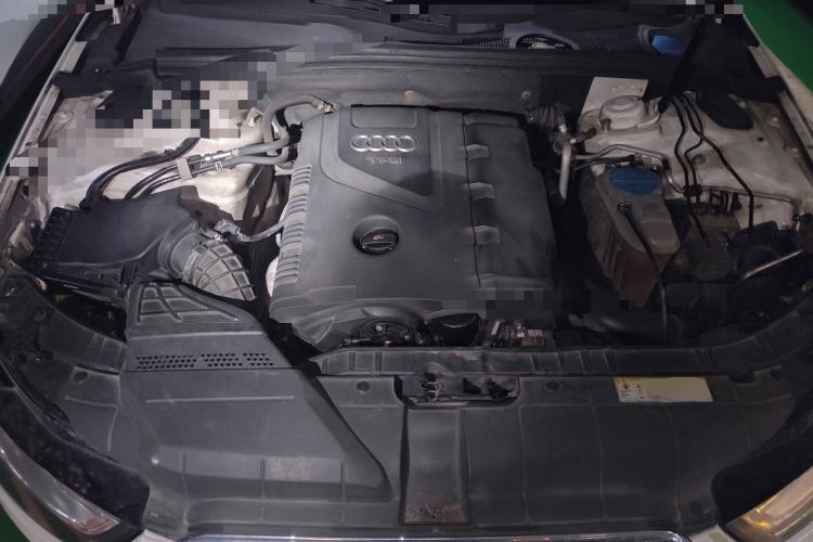 Used Audi A4L 2013 35 TFSI Automatic Technology Edition Engine Bay