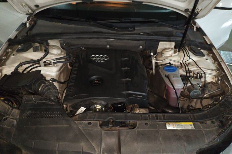Used Audi A4L 2013 35 TFSI Automatic Comfort Model Engine Bay